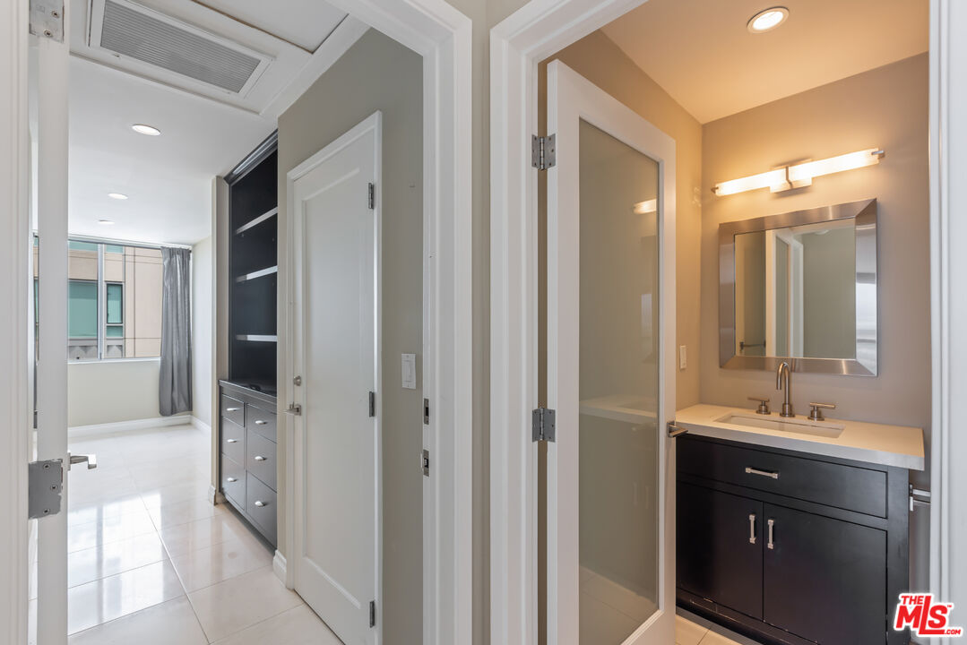 10747 Wilshire Blvd Unit: PH8