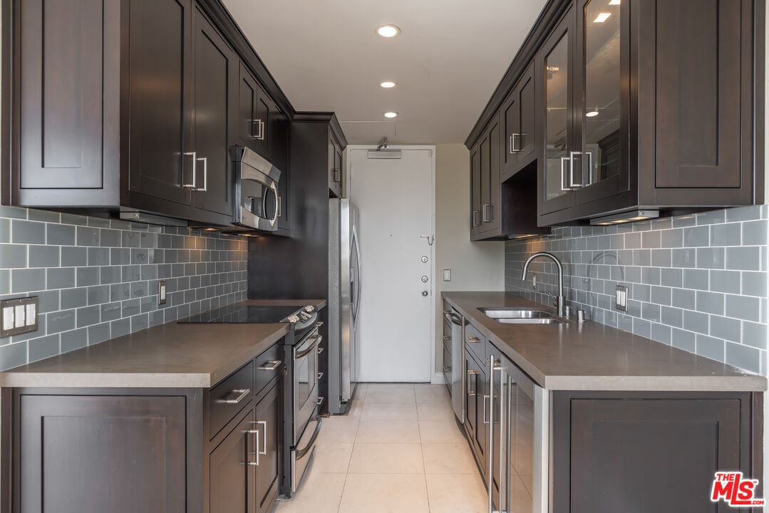 10747 Wilshire Blvd Unit: PH8