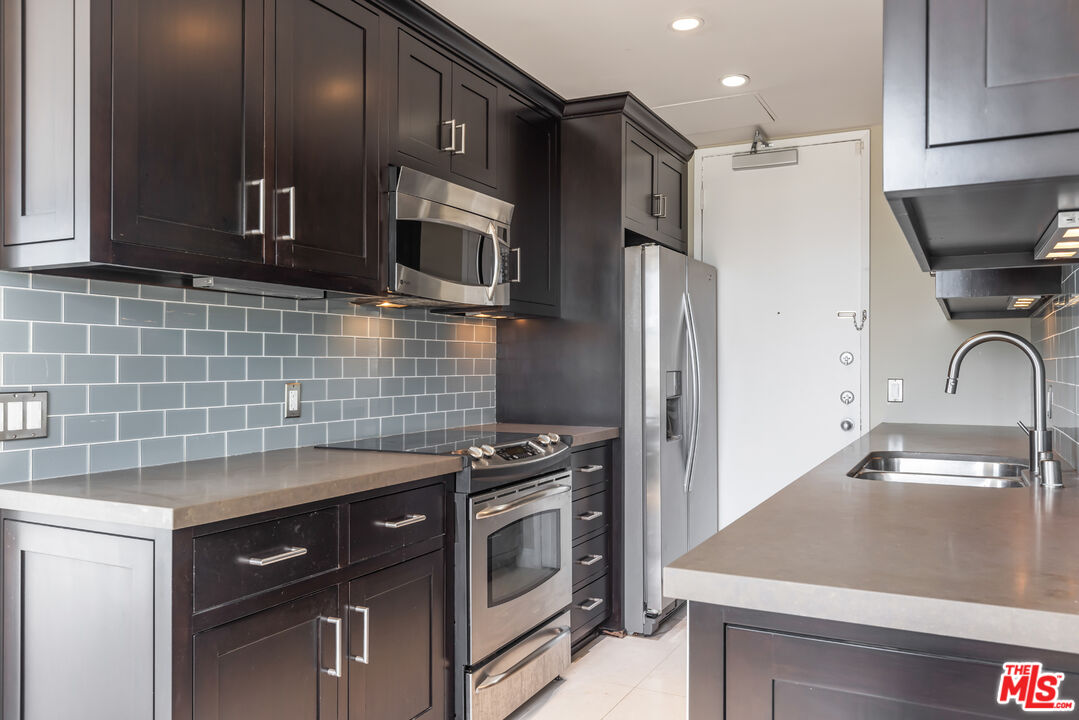 10747 Wilshire Blvd Unit: PH8