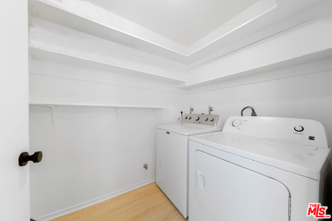 406 N OAKHURST DR Unit: 105