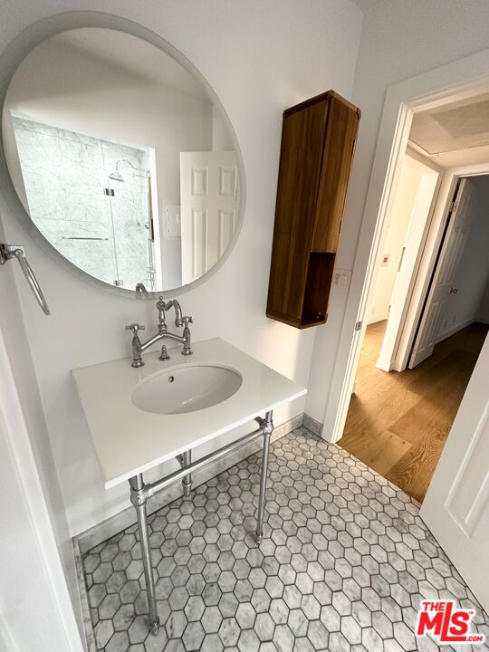 141 S Clark Dr Unit: 421