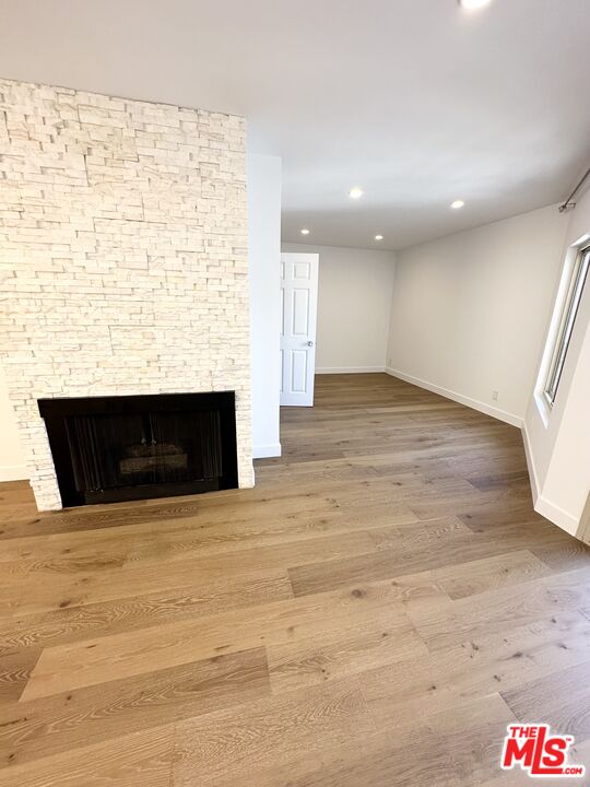 141 S Clark Dr Unit: 421