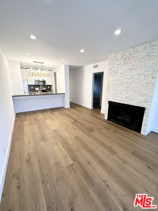 141 S Clark Dr Unit: 421