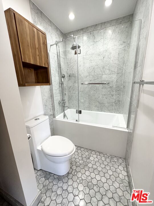 141 S Clark Dr Unit: 421