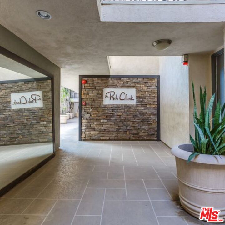 141 S Clark Dr Unit: 421