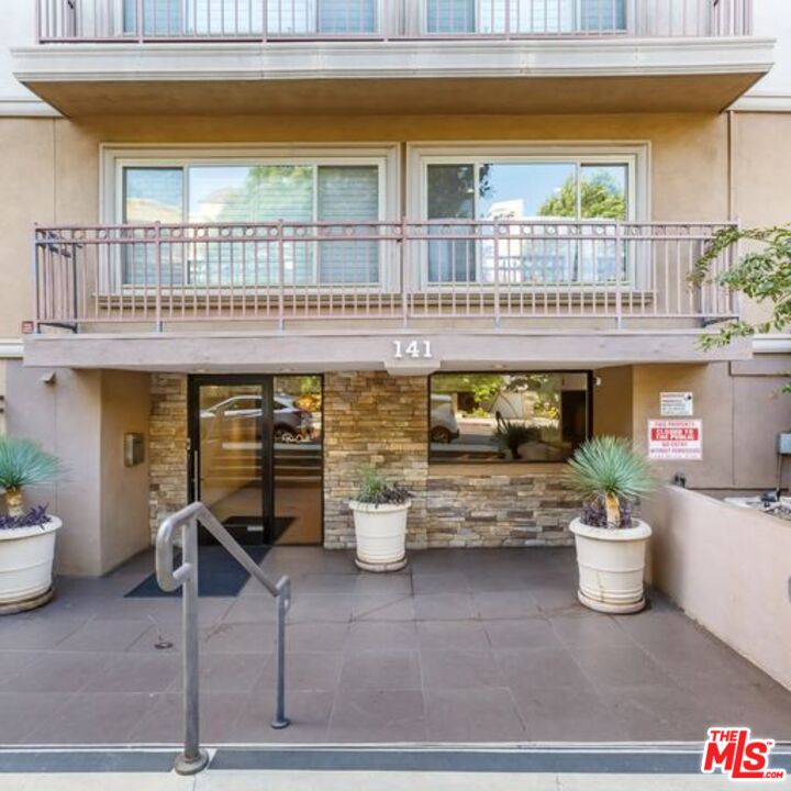 141 S Clark Dr Unit: 421