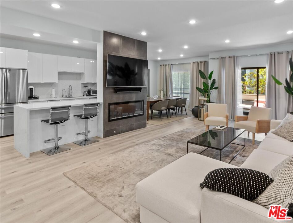 1944 Glendon Ave Unit: 109