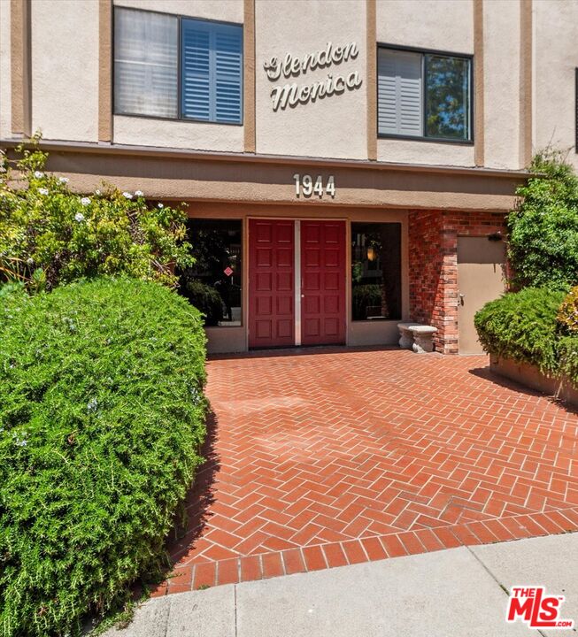 1944 Glendon Ave Unit: 109