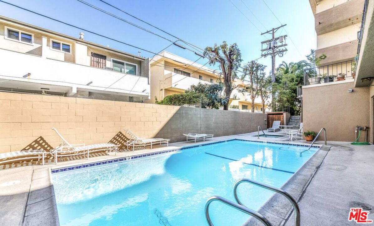 1944 Glendon Ave Unit: 109