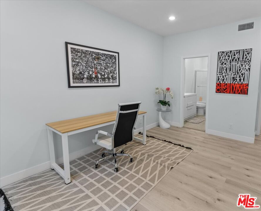 1944 Glendon Ave Unit: 109