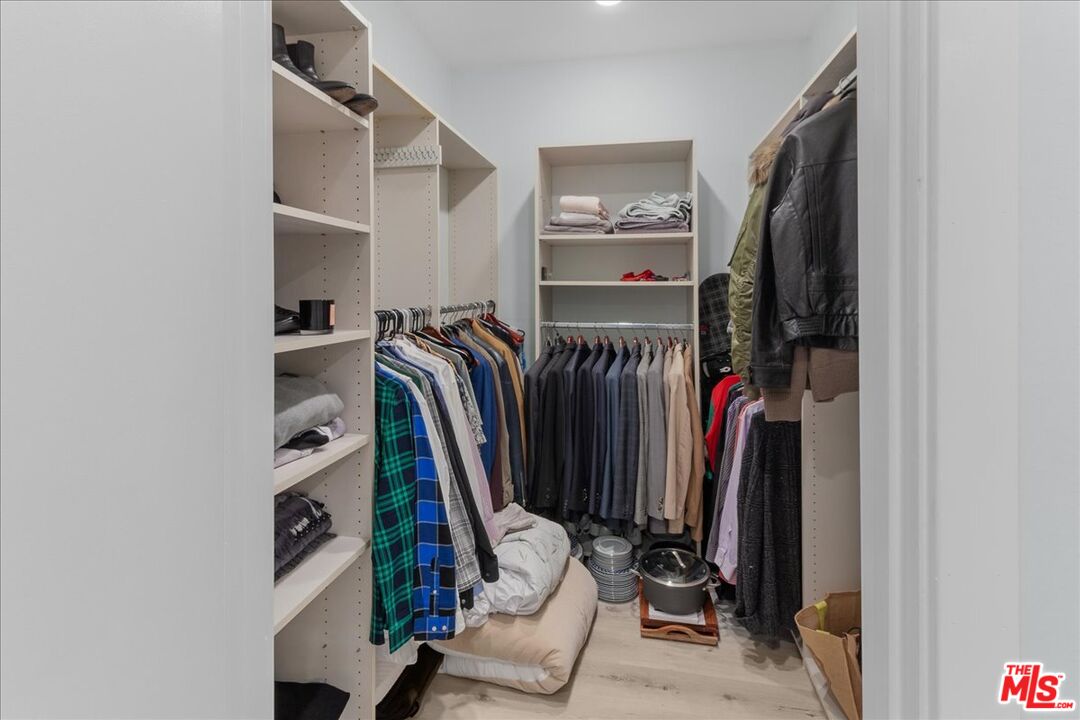 1944 Glendon Ave Unit: 109