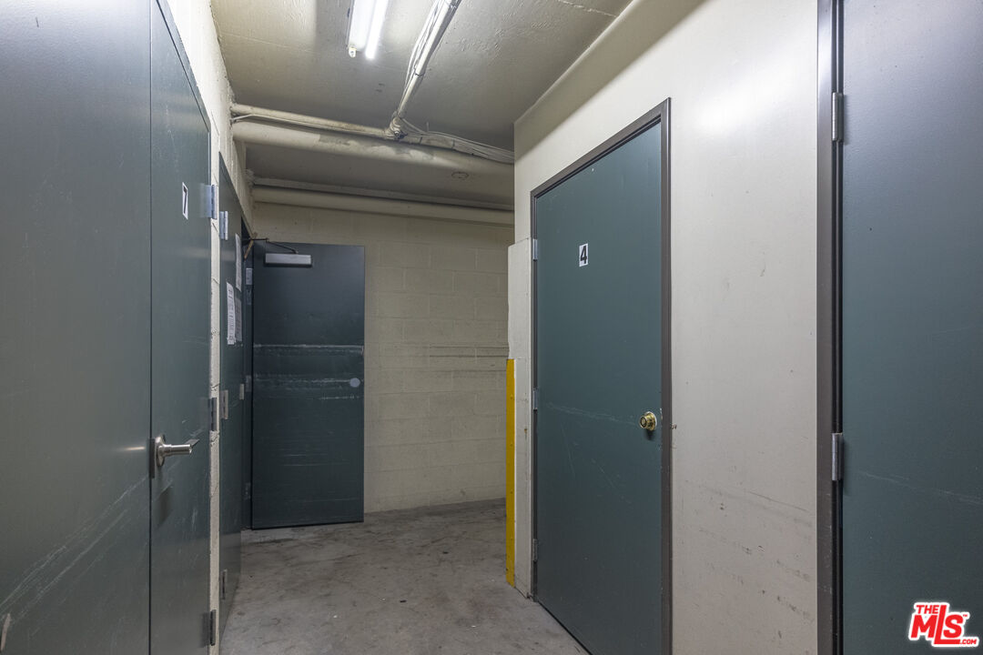 1049 S Hobart Blvd Unit: 103