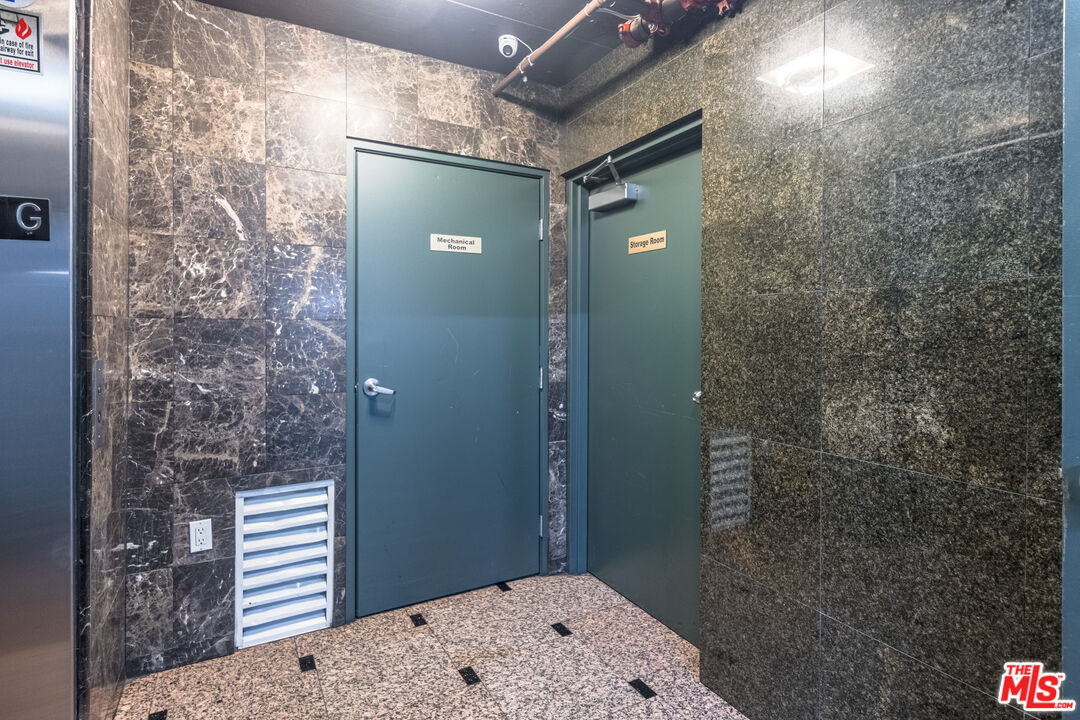 1049 S Hobart Blvd Unit: 103