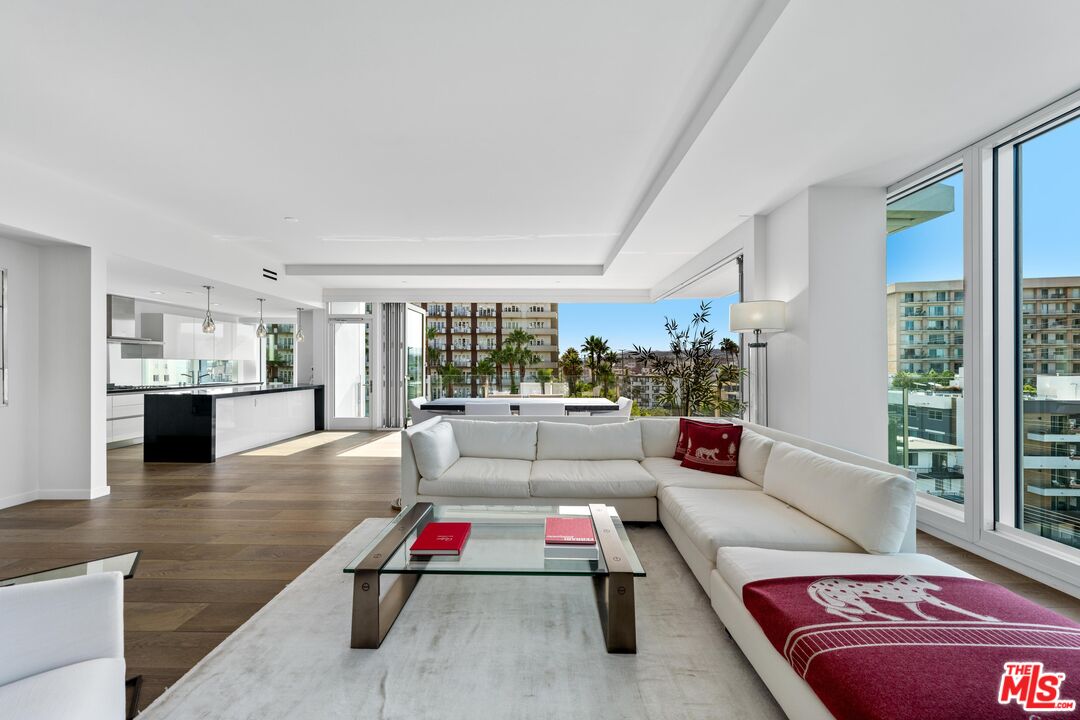 9000 W 3rd St Unit: 701