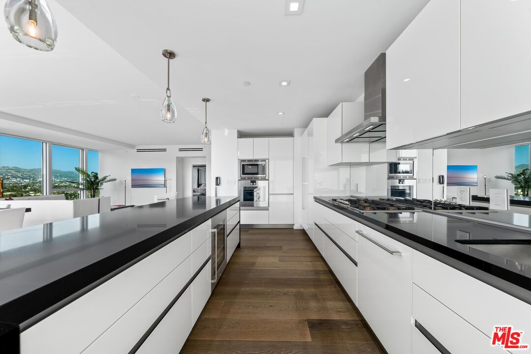 9000 W 3rd St Unit: 701