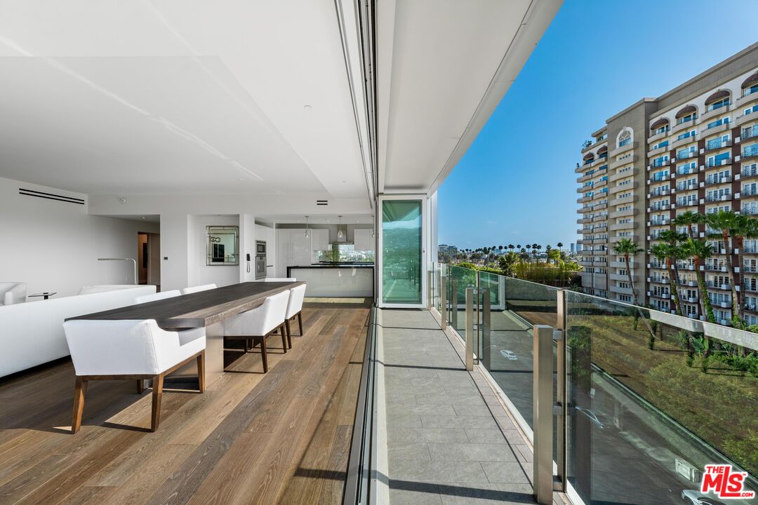 9000 W 3rd St Unit: 701