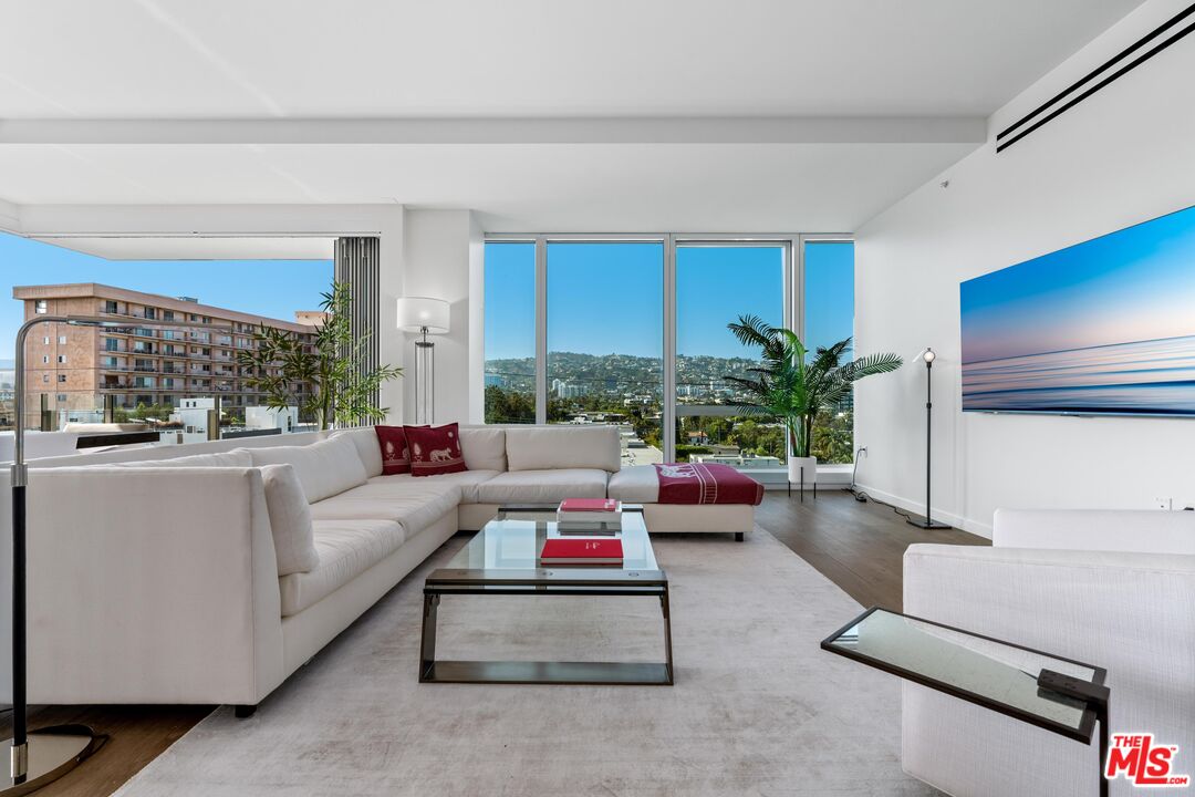 9000 W 3rd St Unit: 701