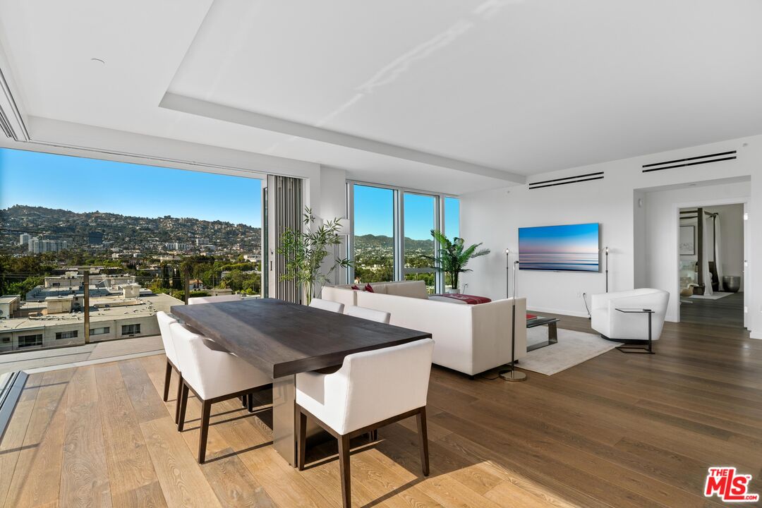 9000 W 3rd St Unit: 701