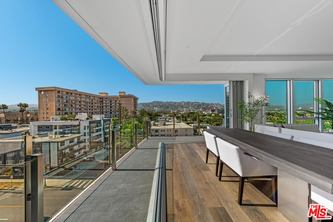 9000 W 3rd St Unit: 701