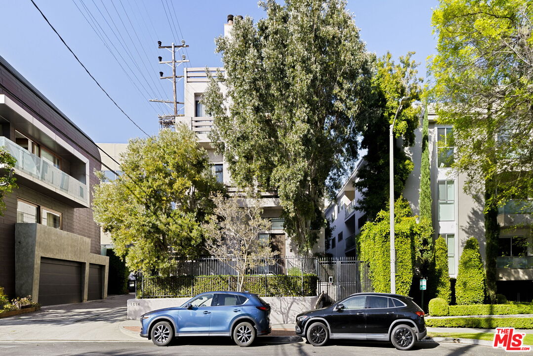 1814 Thayer Ave Unit: 4