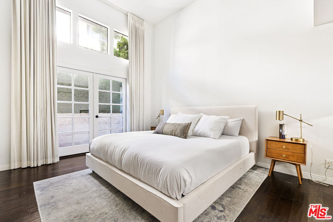 1814 Thayer Ave Unit: 4