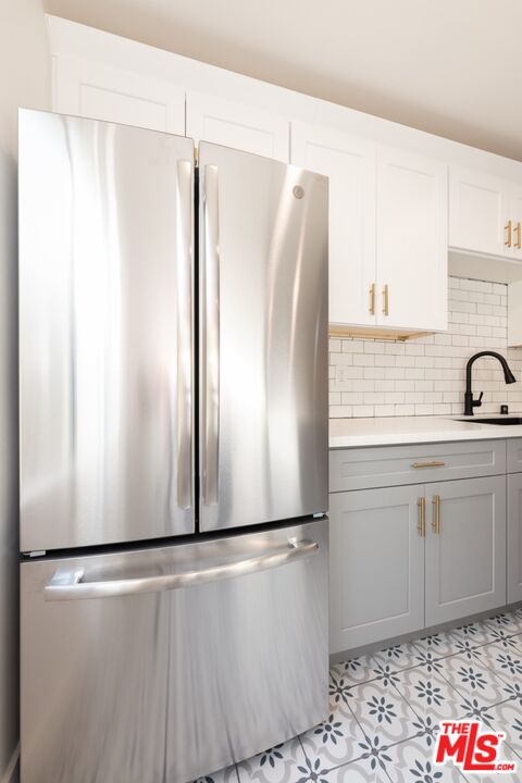 1021 N Genesee Ave Unit: 9