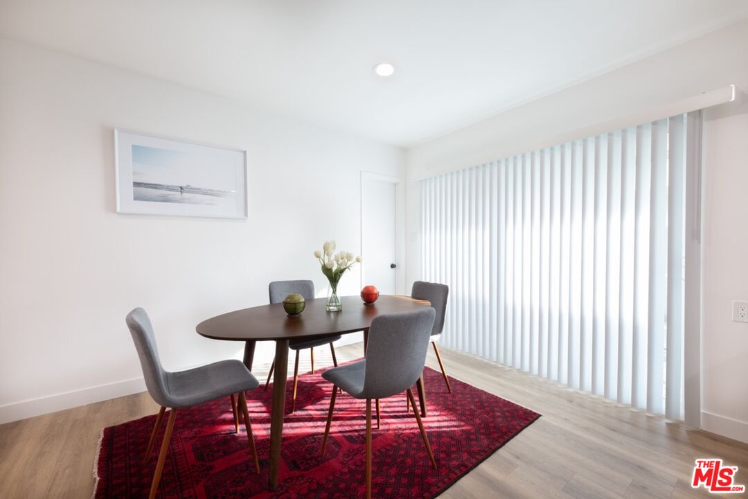 1021 N Genesee Ave Unit: 9