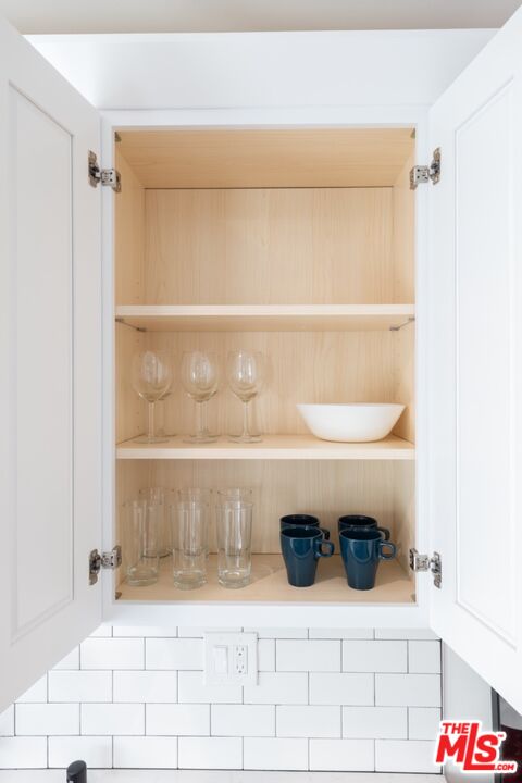 1021 N Genesee Ave Unit: 9