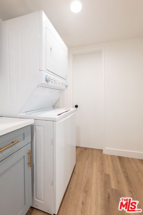 1021 N Genesee Ave Unit: 9