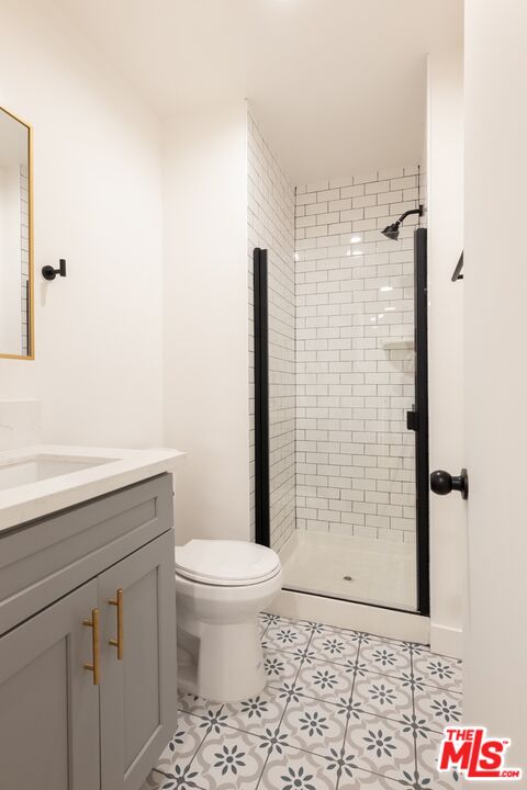 1021 N Genesee Ave Unit: 9