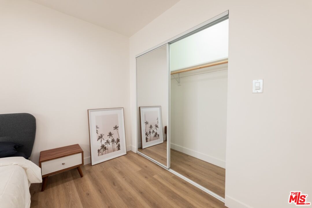 1021 N Genesee Ave Unit: 9