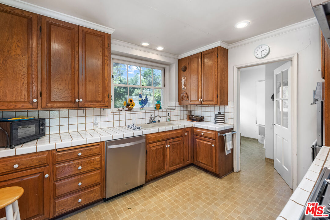 1101 Casiano Rd
