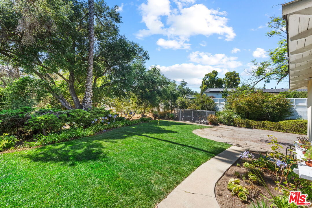 1101 Casiano Rd