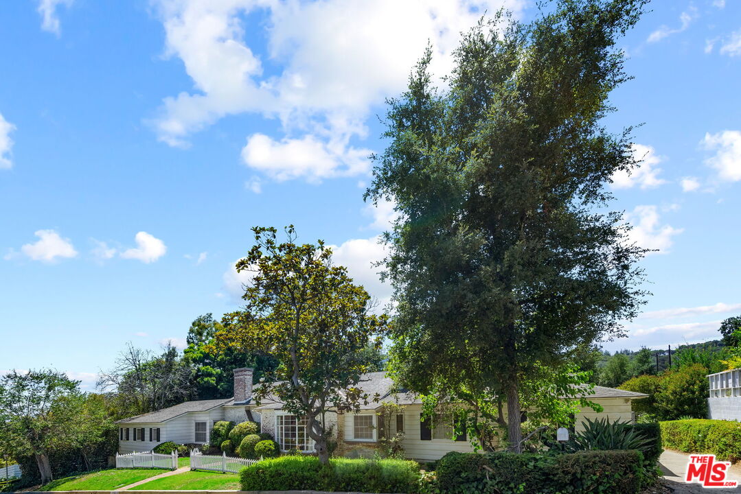 1101 Casiano Rd