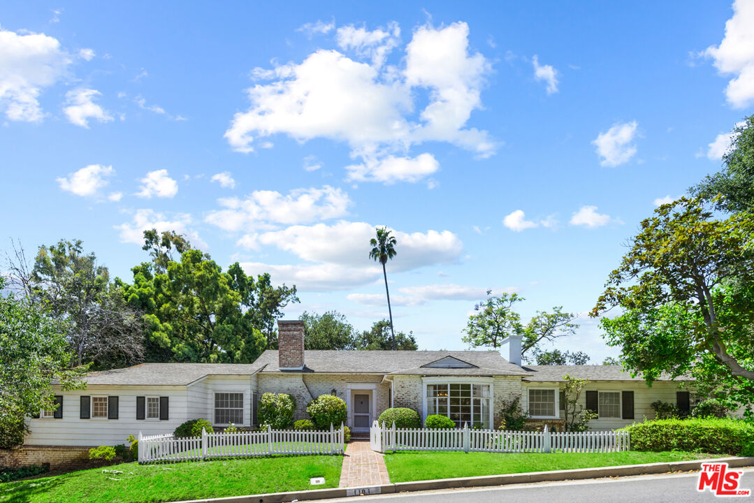 1101 Casiano Rd