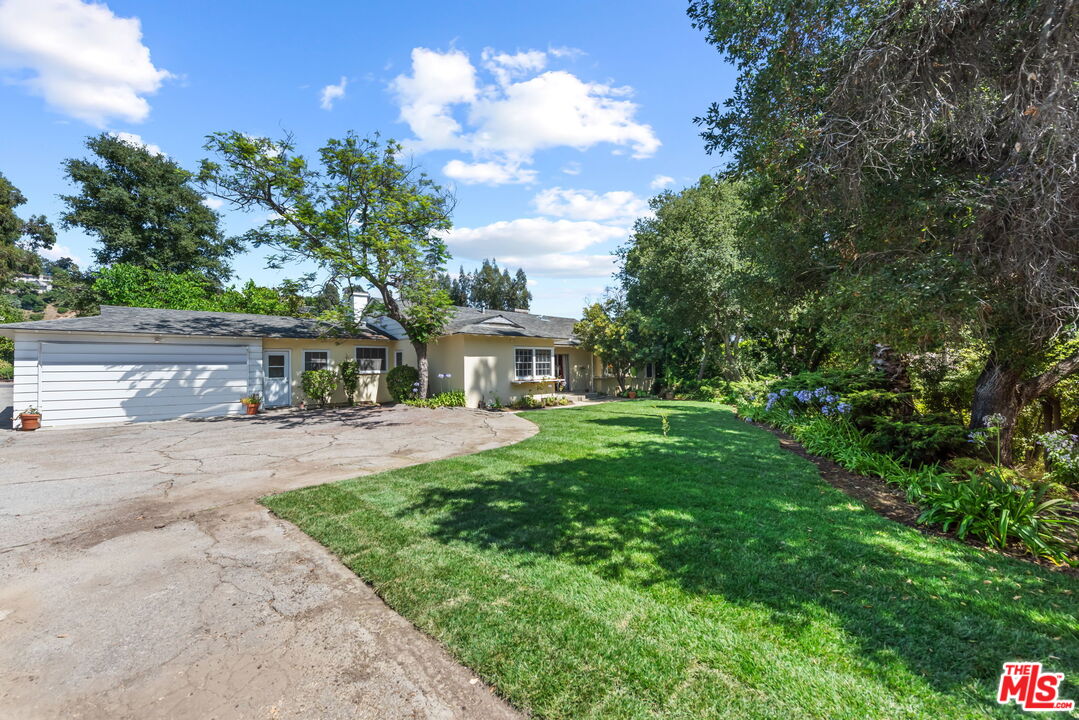 1101 Casiano Rd
