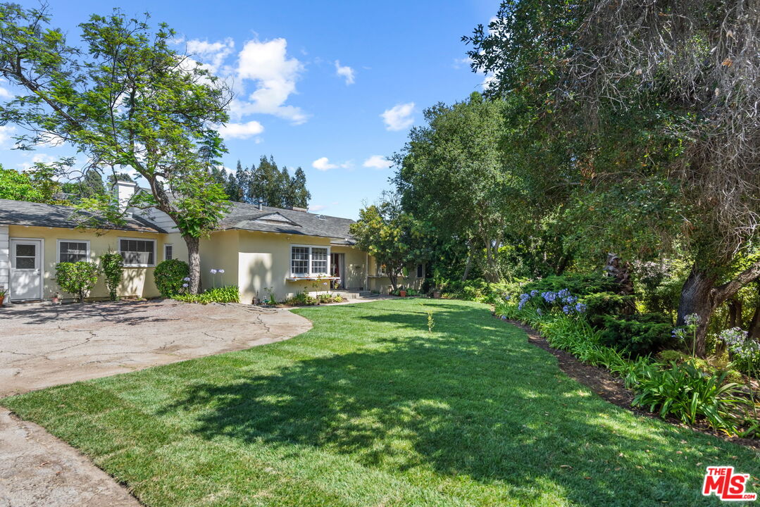 1101 Casiano Rd