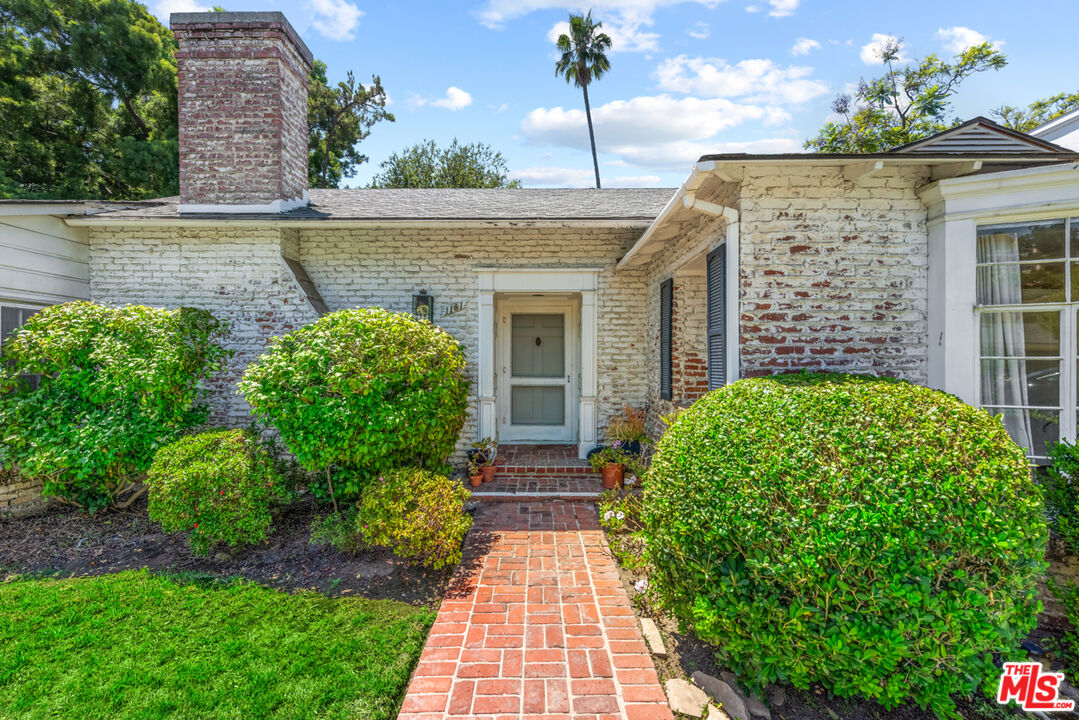 1101 Casiano Rd