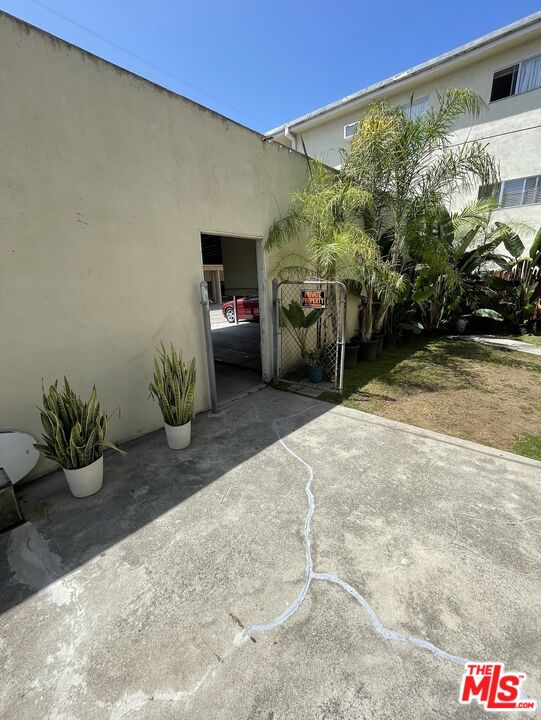 12736 Venice Blvd Unit: 6