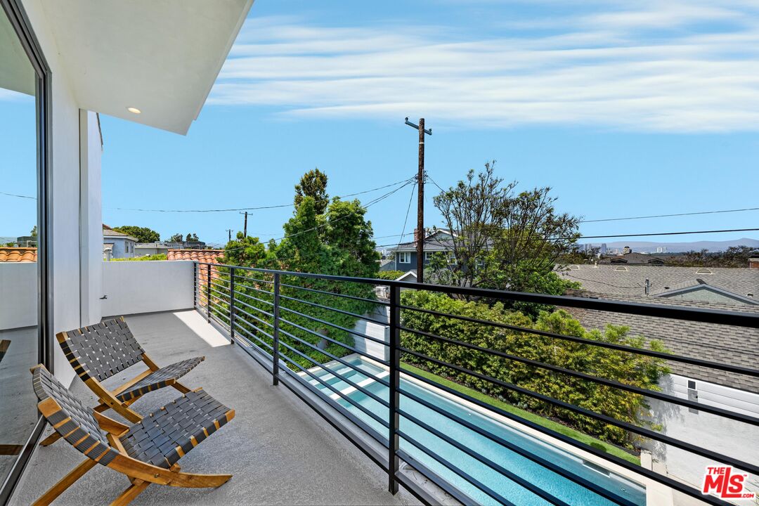 3170 Grand View Blvd