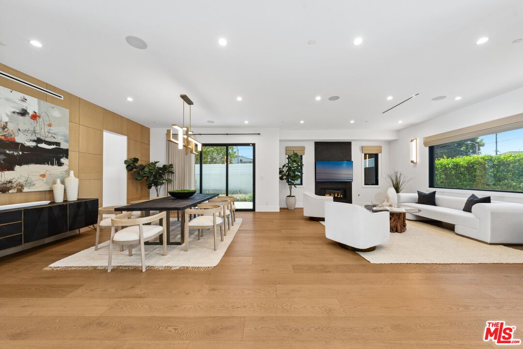 3170 Grand View Blvd