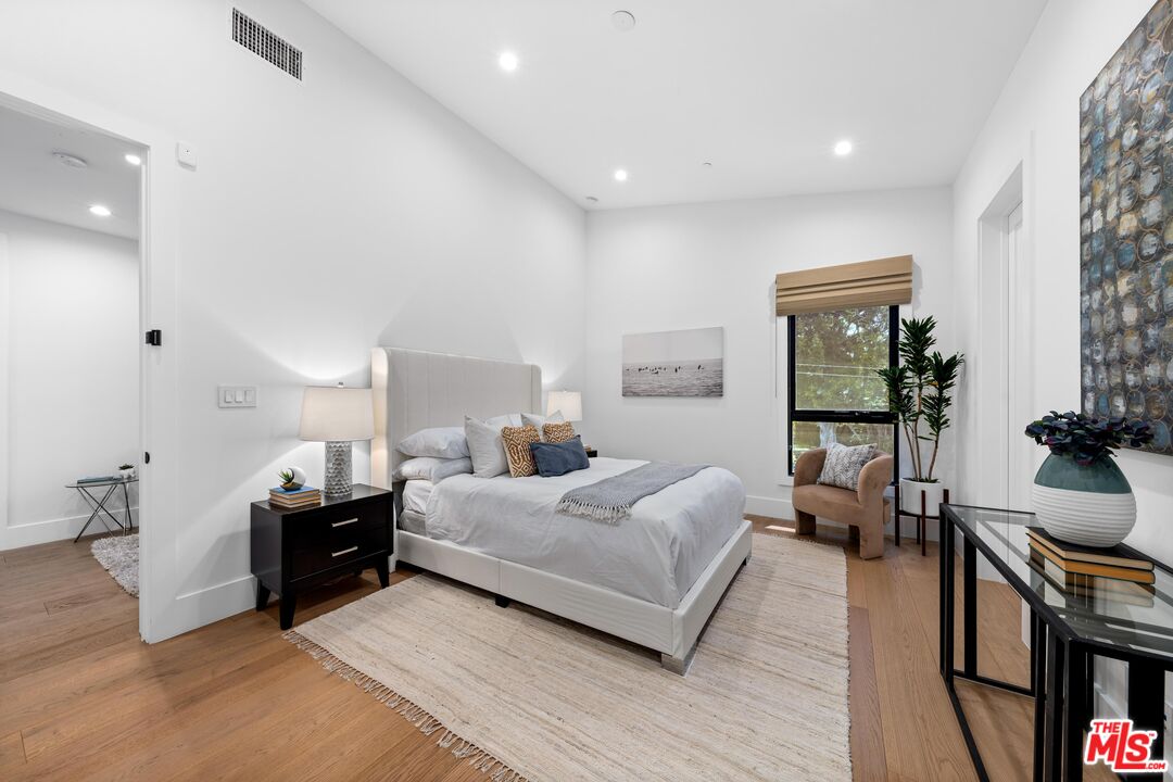 3170 Grand View Blvd