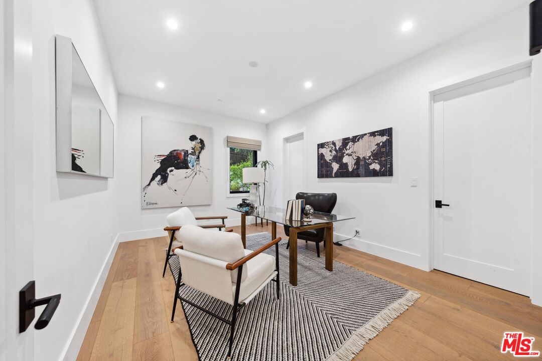 3170 Grand View Blvd