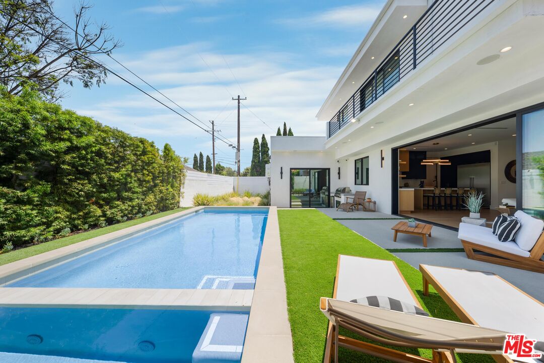 3170 Grand View Blvd