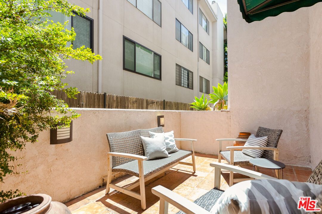 1250 S Beverly Glen Blvd Unit: 107