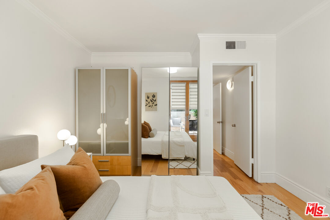 1250 S Beverly Glen Blvd Unit: 107