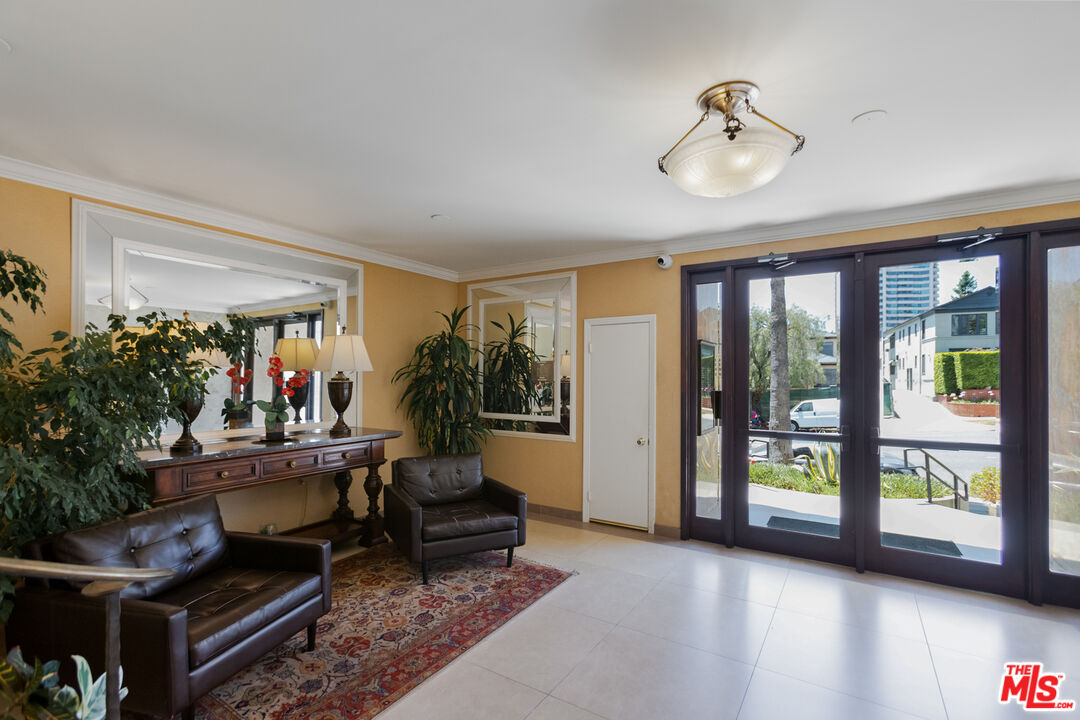 1250 S Beverly Glen Blvd Unit: 107