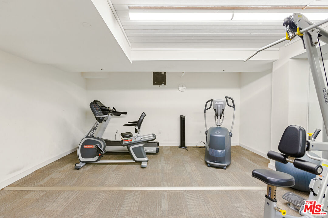 1250 S Beverly Glen Blvd Unit: 107