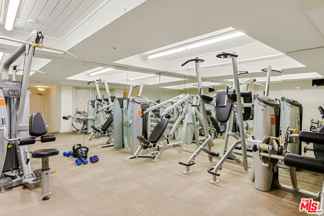1250 S Beverly Glen Blvd Unit: 107