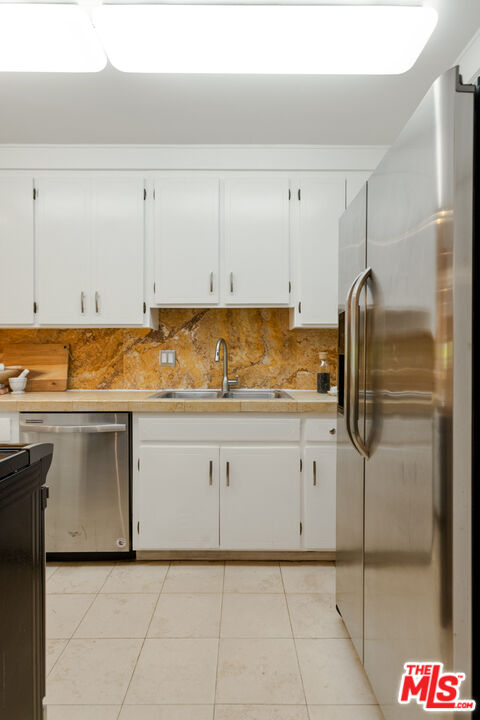 1250 S Beverly Glen Blvd Unit: 107